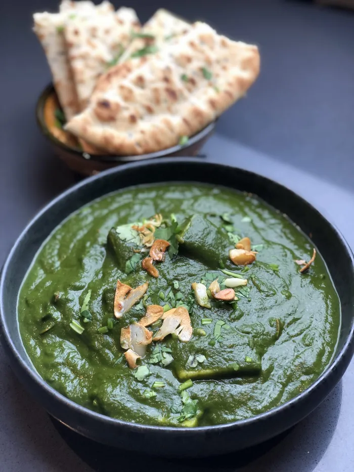 Lasooni Palak Paneer